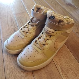 Boy Tan Nike Court Borough Mid 2 Sneakers SZ. 3Y